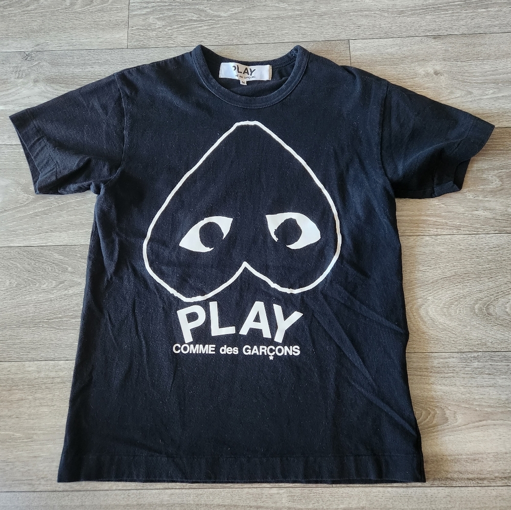 CDG Play T shirt Size M fits smaller